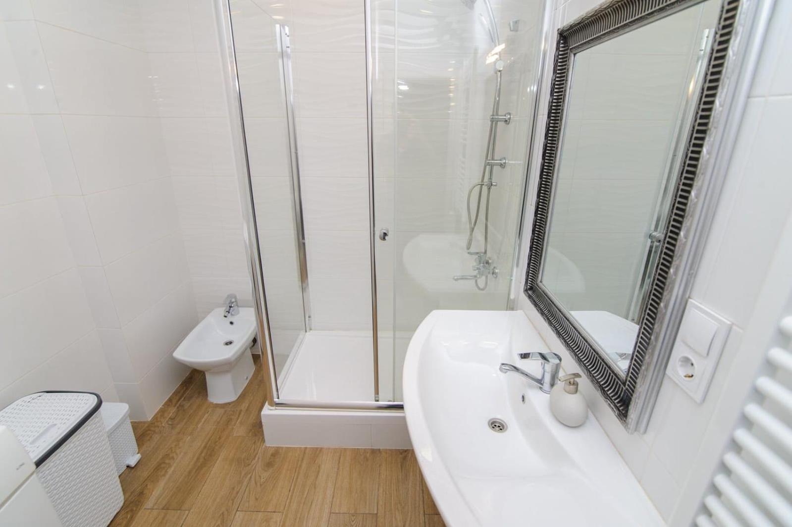 צ'יסינאו Grand Central Apartment 2 Bedrooms מראה חיצוני תמונה